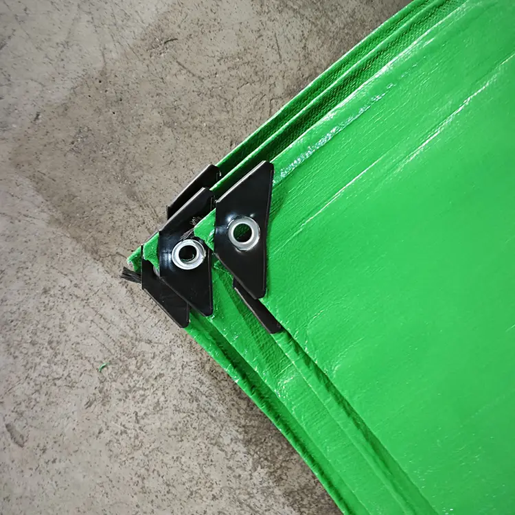 Žolė žalia 300 GSM Virgin PE brūkšnys